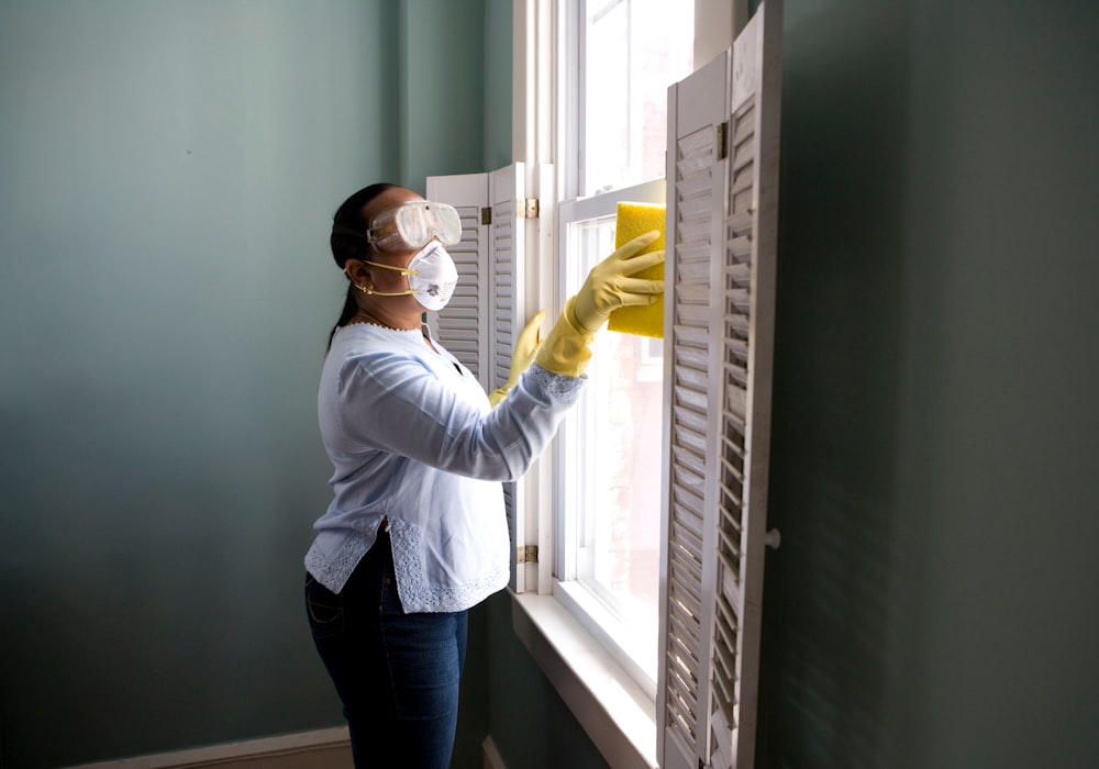 A Water Wave cleaner at work in a St. Louis home